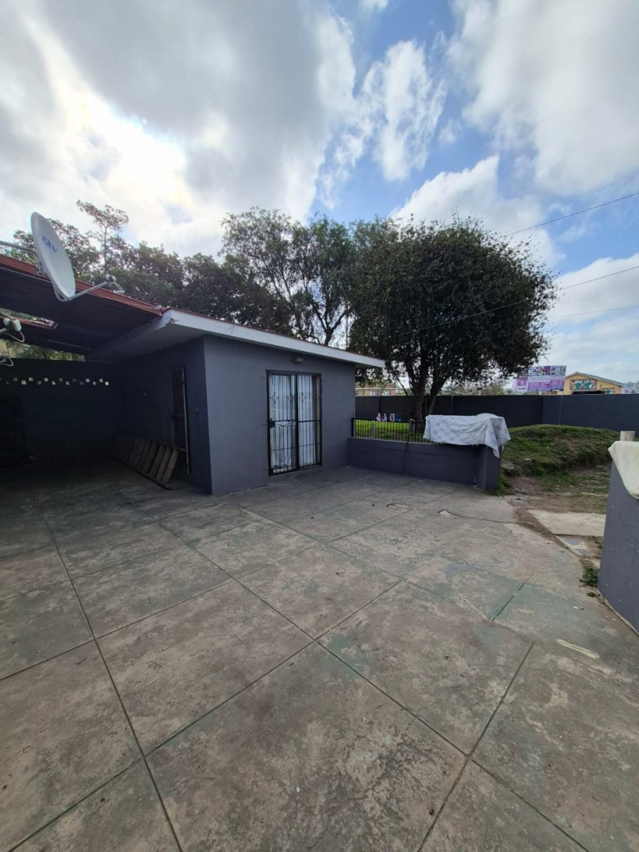 8 Bedroom Property for Sale in Amalinda Eastern Cape